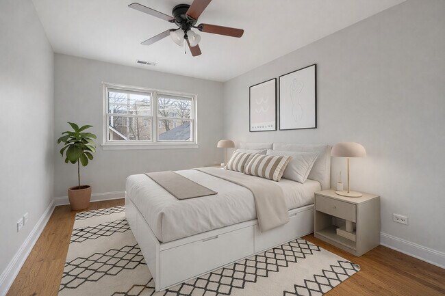 Building Photo - 1343 W Winona St