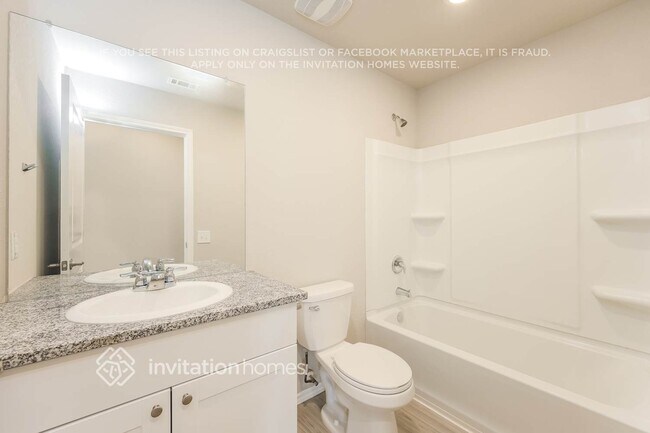 Building Photo - 922 Albatross Wy