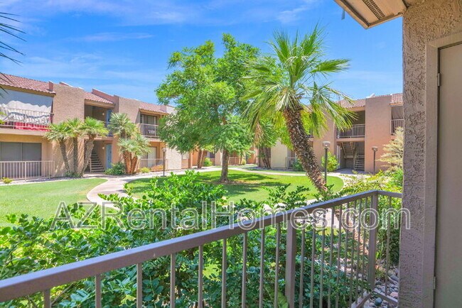 Building Photo - 1111 E University Dr