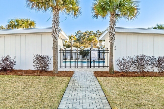 Building Photo - 24 Beach View Dr