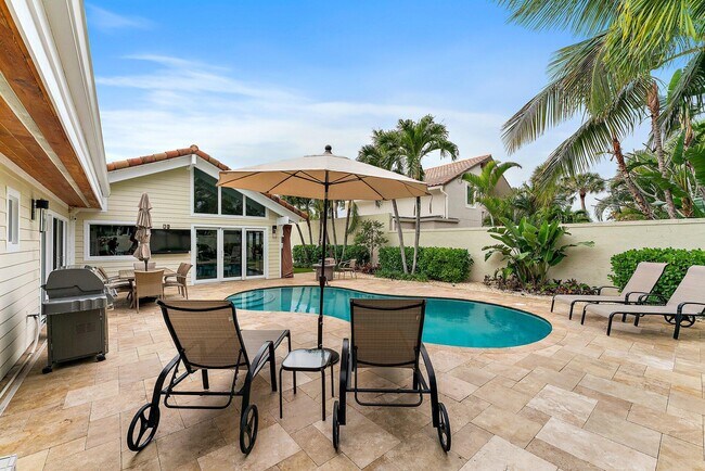 Building Photo - 108 E Tarpon Ln