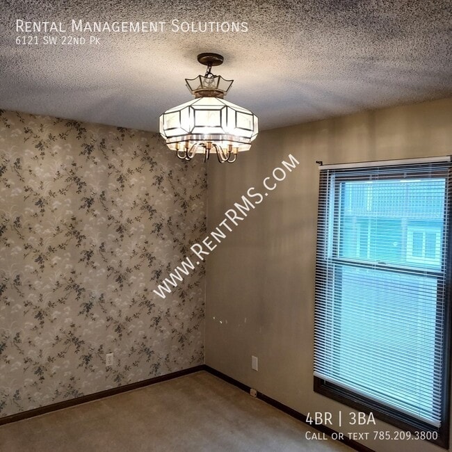 Building Photo - 6121 SW 22nd Park