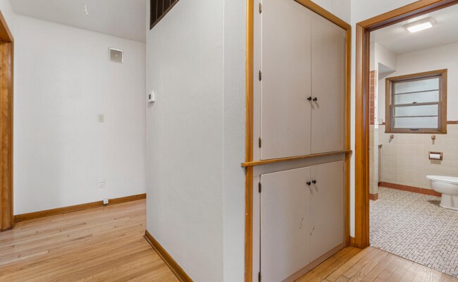 Building Photo - 1320 Alms Dr