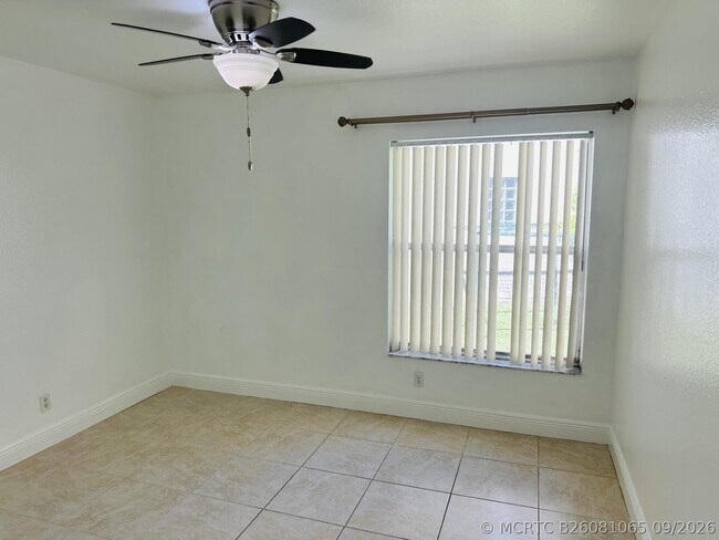 Building Photo - 2106 Little Torch St