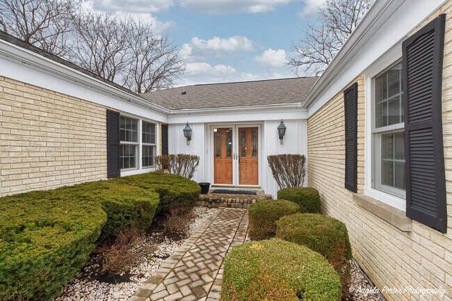 Building Photo - 756 Stonegate Rd