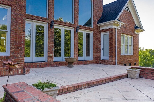 Building Photo - Estate Home in Fantastic North Raleigh Loc...