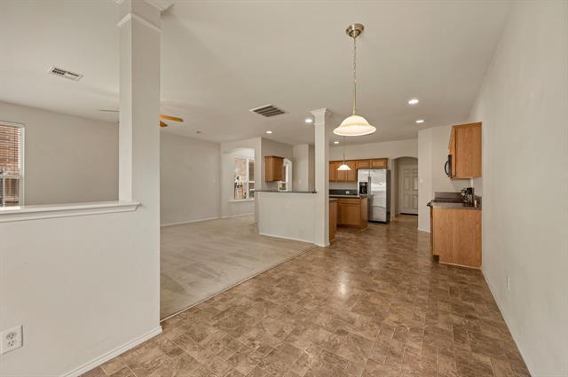 Building Photo - 1415 Ravenwood Dr
