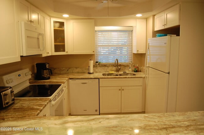 Building Photo - 5350 Ocean Beach Blvd