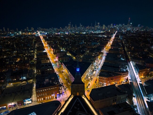 Building Photo - 2402 W McLean Ave