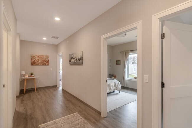 Building Photo - 1570 Stadium Ln