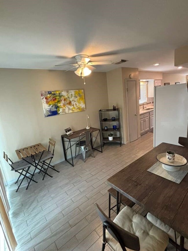 Building Photo - 7318 Dearborn St