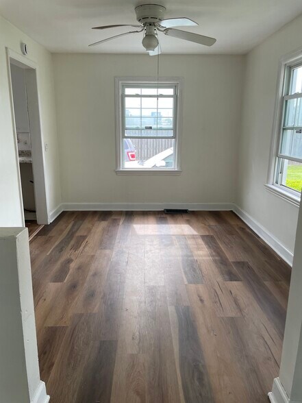 dinning room - 1023 W Ridge Rd