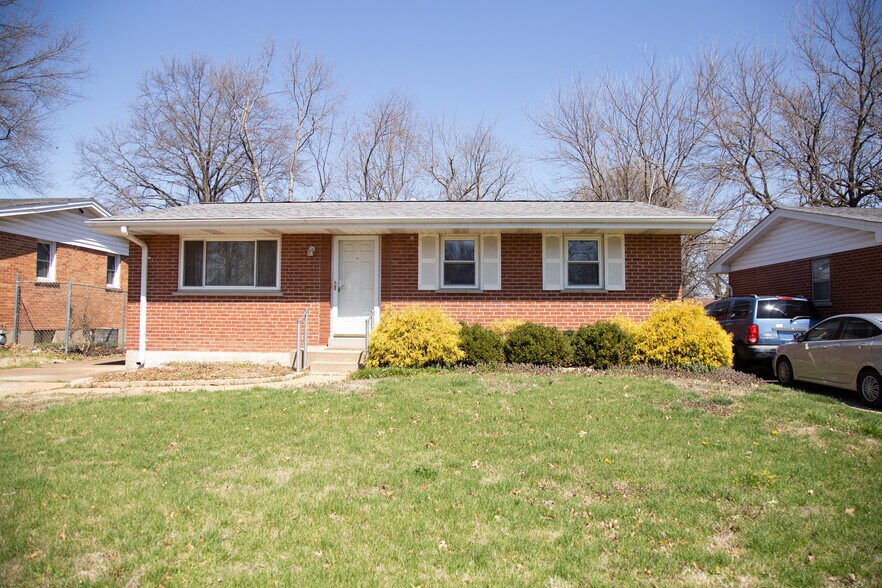 Building Photo - 1371 Cove Ln