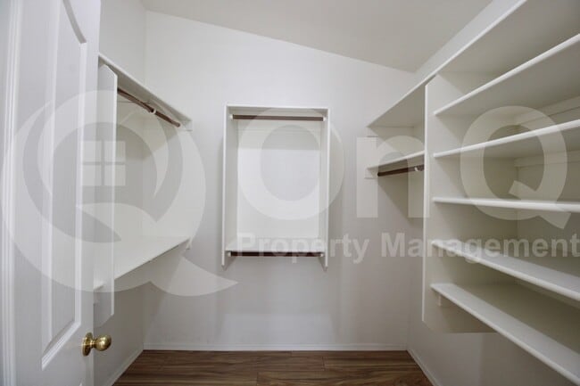Building Photo - 1140 S Cholla St