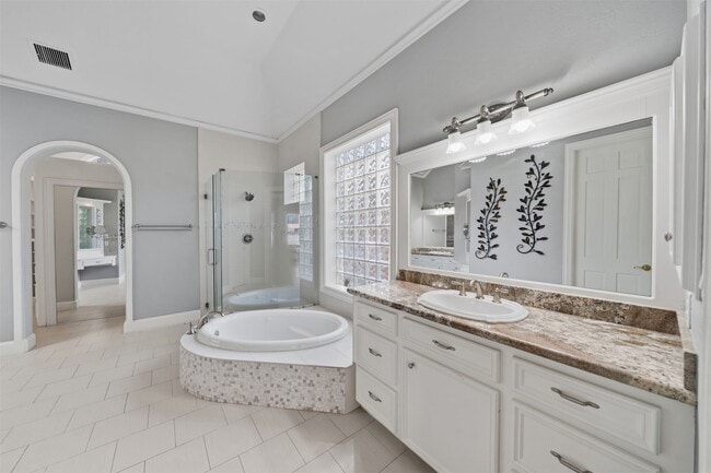 Building Photo - 13714 Gainesway Dr