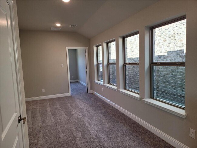 Building Photo - 124 Settlers Wy