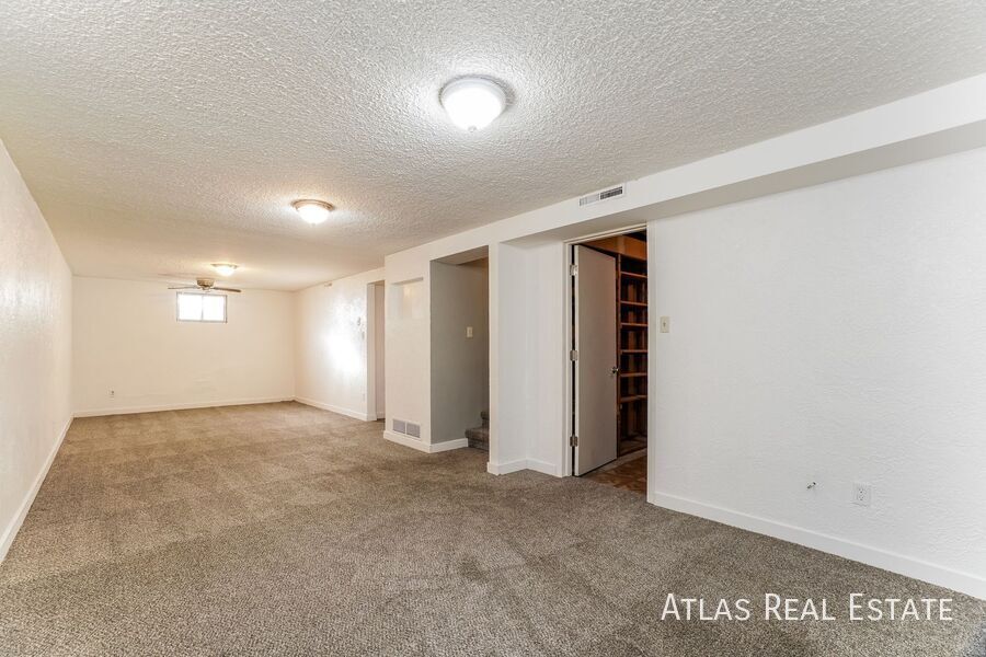 Building Photo - 828 Querida Dr