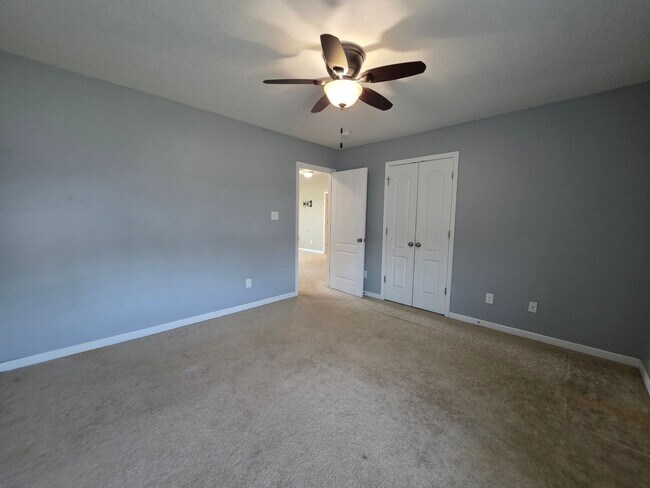 Building Photo - 702 Appling Ct