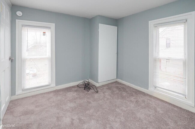 Building Photo - 3 br, 1 bath House - 114 Baker St