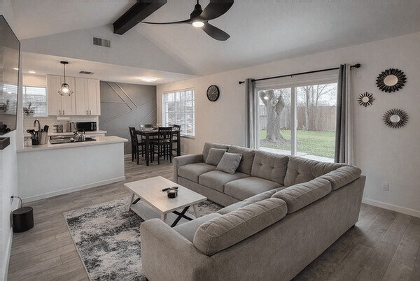 Building Photo - 10907 Sageriver Dr