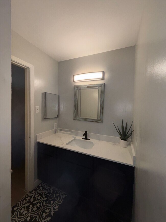 Building Photo - 6803 Marta Dr
