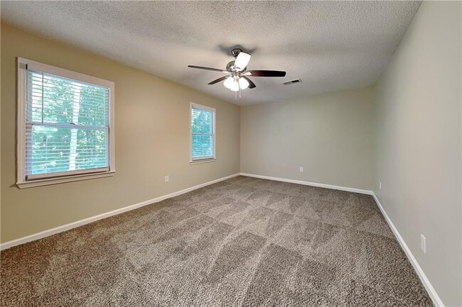 Building Photo - 44 Oak Landing Ct S