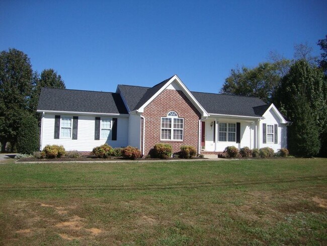 Building Photo - 157 Clearidge Dr