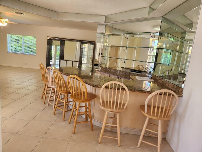 Building Photo - 17885 Fieldbrook Cir E
