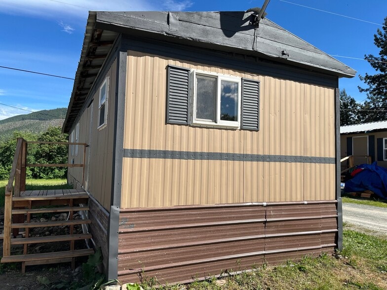 Building Photo - 1130 MT-135
