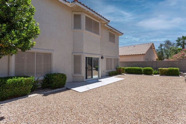 Building Photo - 809 Royal Birch Ln