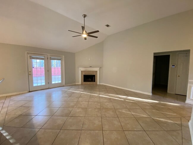 Building Photo - 3 bedroom 2 bath house in Berwick