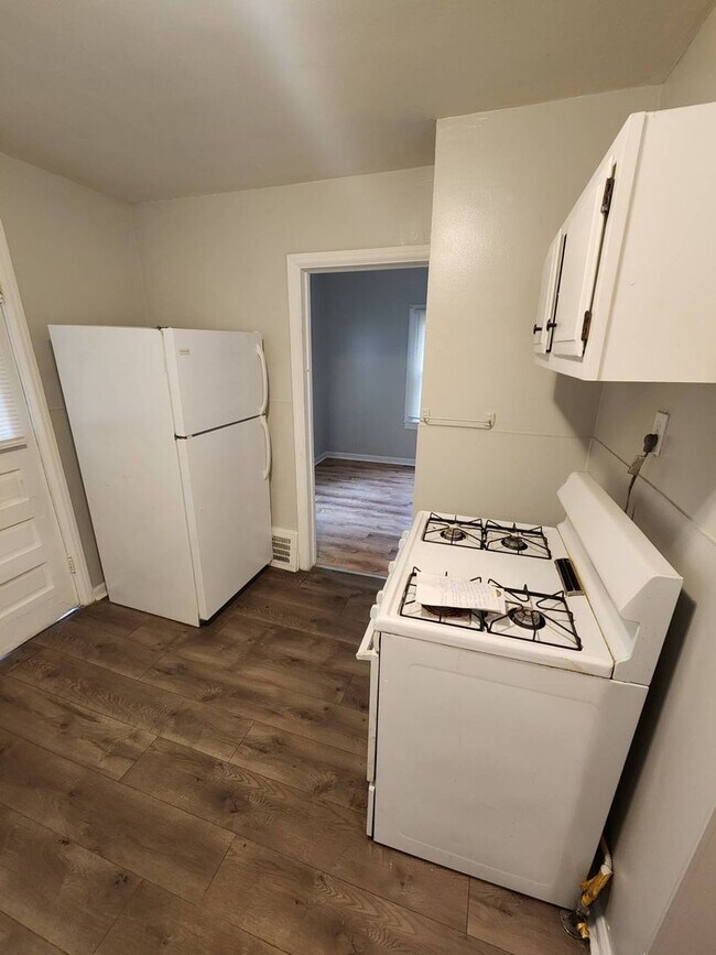 Building Photo - 4091 E 81st St