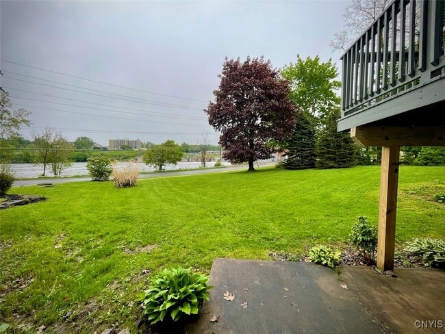 Building Photo - 10 Pond Path