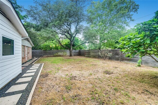 Building Photo - 4813 Blueberry Trail