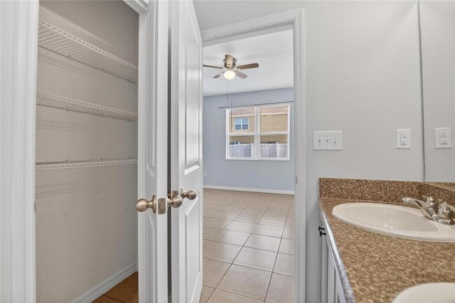 Building Photo - 11528 Southern Creek Dr