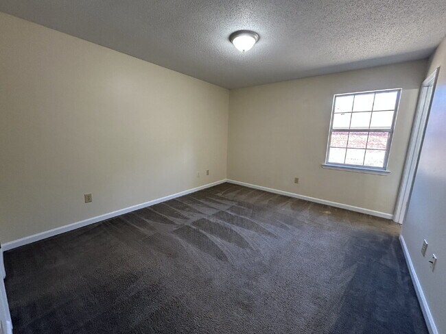 Building Photo - House for Rent