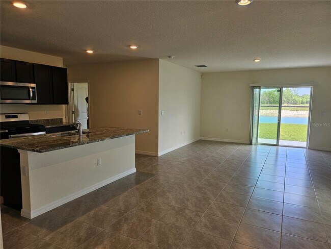 Building Photo - 35711 Sunflower Hl Dr