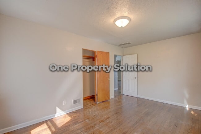 Building Photo - 532 Ralston St