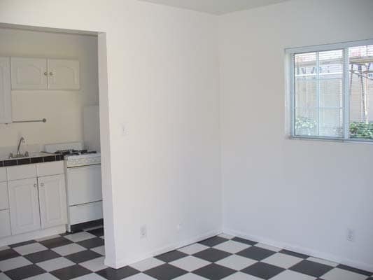 Inside facing opposite direction - 752 Brooks Ave