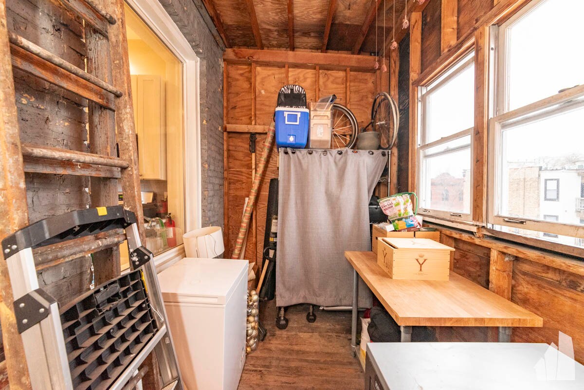 Building Photo - 1508 N Fairfield Ave