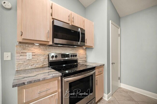 Building Photo - 3510 Silvertree Ln