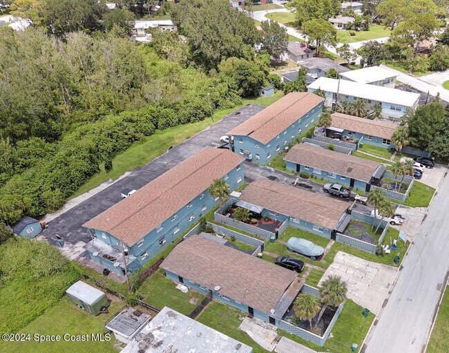 Building Photo - 1339 W Point Dr