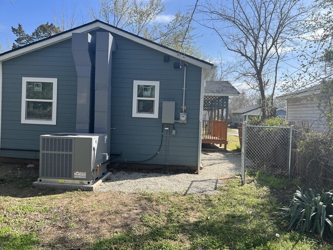 Building Photo - 221 W Himes St