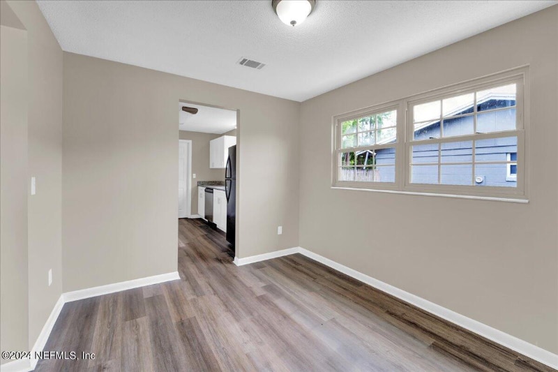 Building Photo - 10941 Launa Dr