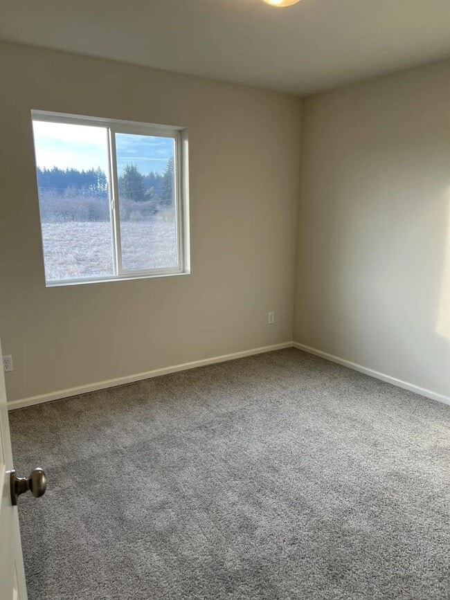 Building Photo - Enormous Two-Story Home- Available January 9th