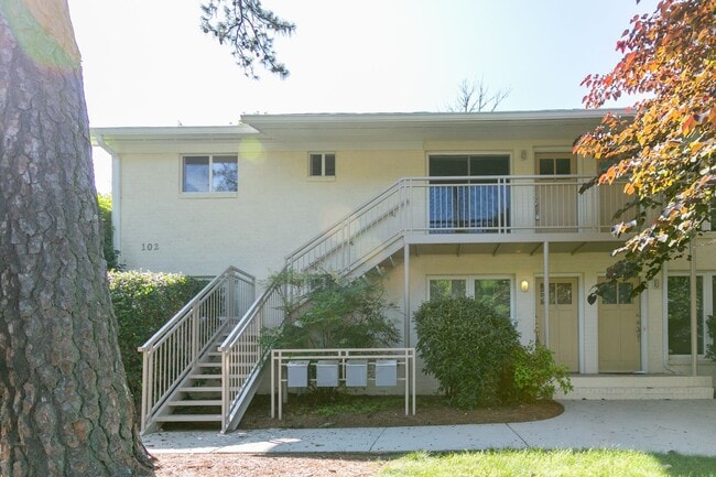Building Photo - **Application pending 5/1/2026**Stunning Carrboro Condo available early June!