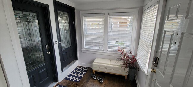 Building Photo - 28 Hartwell Pl