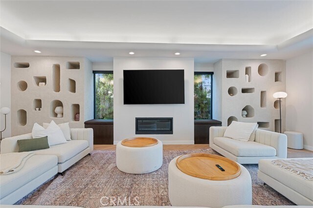 Building Photo - 17437 Oak Creek Ct