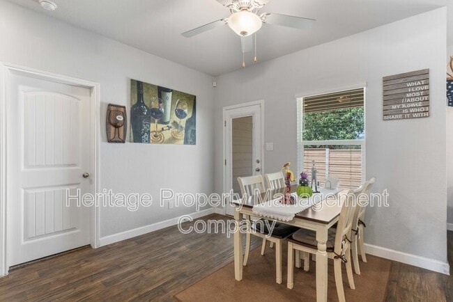 Building Photo - 829 Margay Lp