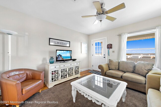 Building Photo - 1211 Ocean Ave N